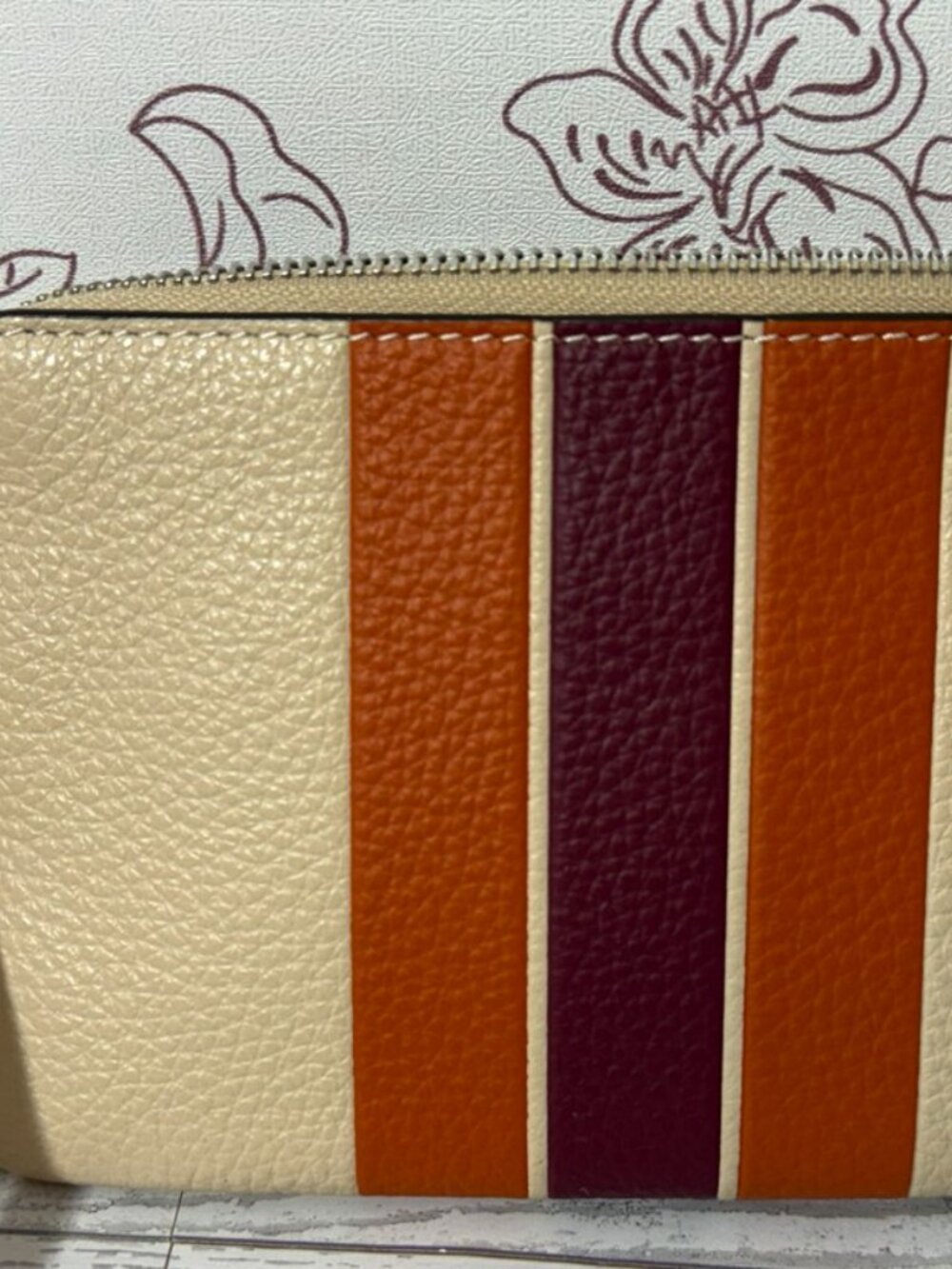 Coach Corner Zip Wristlet in Signature Canvas with Stripe CAQ77 - Picture 4 of 6